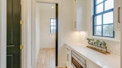 Address: 1414 amesbury ln franklin
Agent: ali davis
Photographer: Steve Harman for Showcase Photographers
