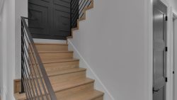 Melrose - 48 - Stairs
