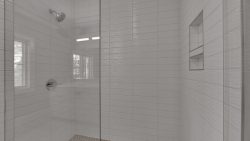 Melrose - 53 - Shower