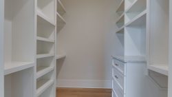 Southwind 28 - His Closet